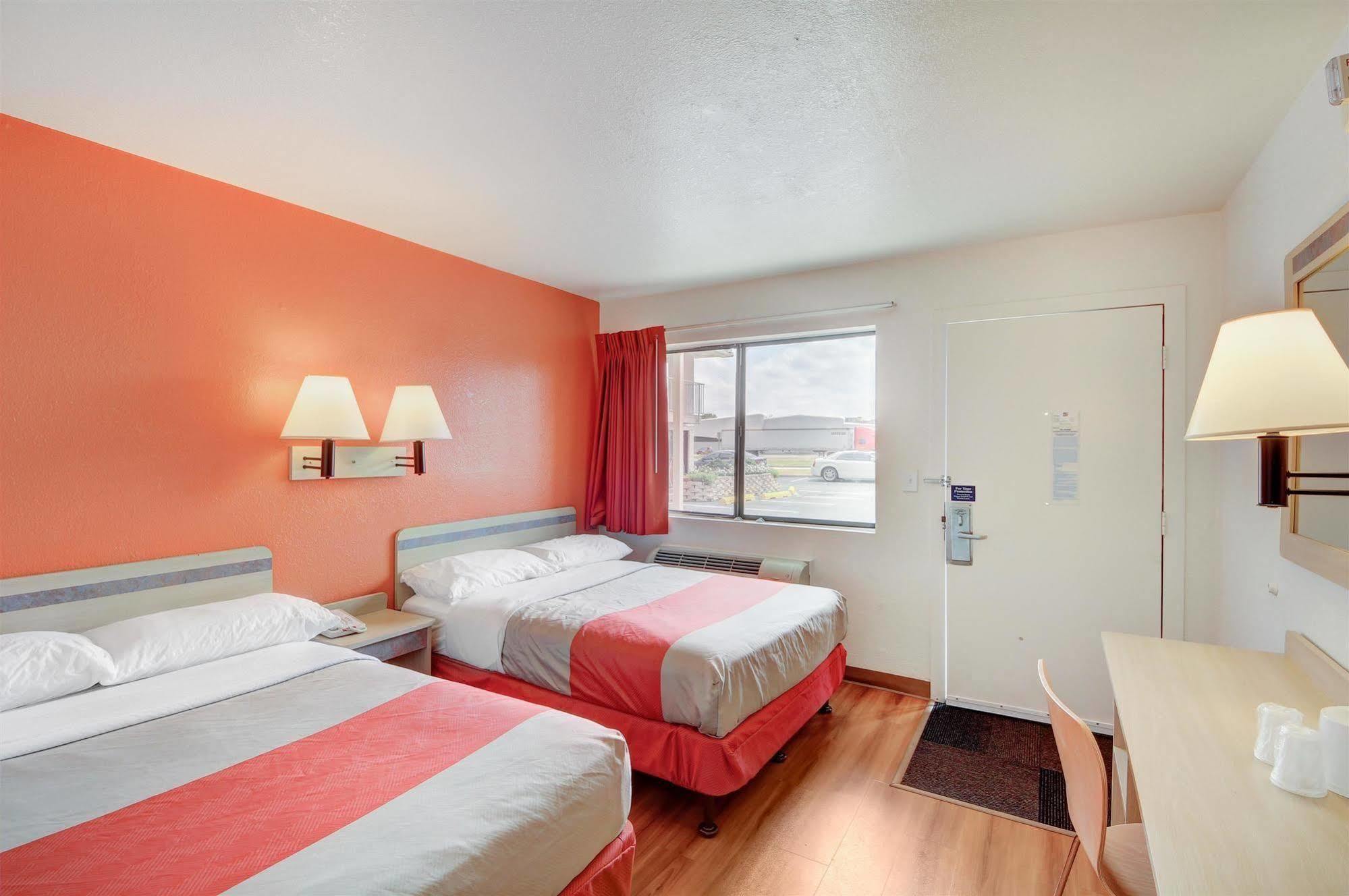 Motel 6 - Oklahoma City Airport 외부 사진