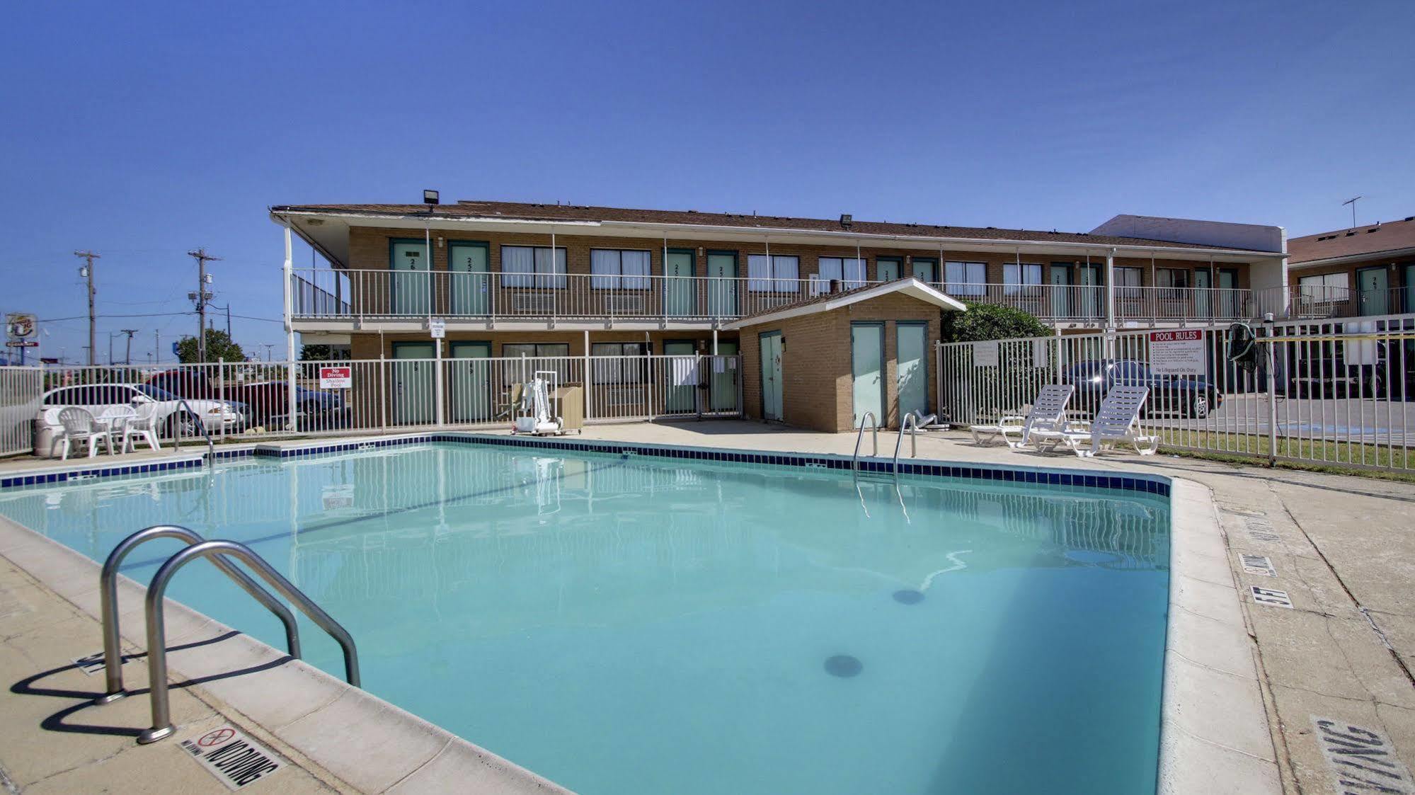 Motel 6 - Oklahoma City Airport 외부 사진